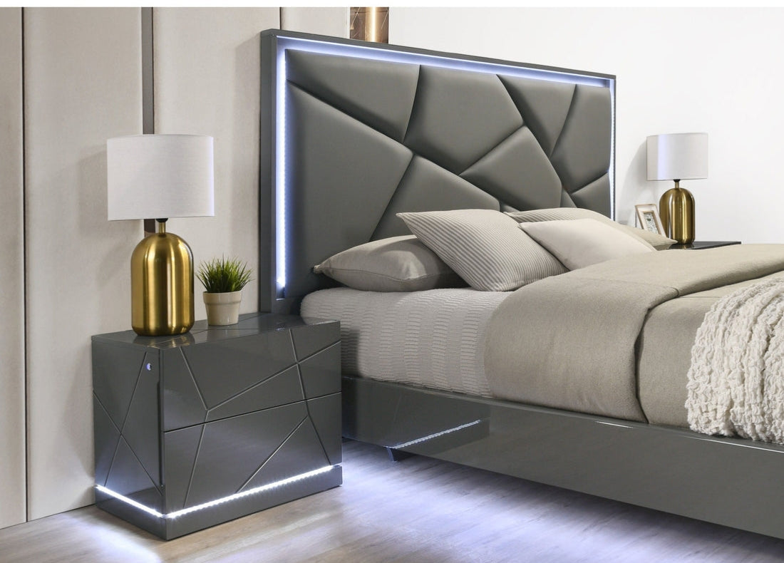 B86 Lily Queen and King bedroom set