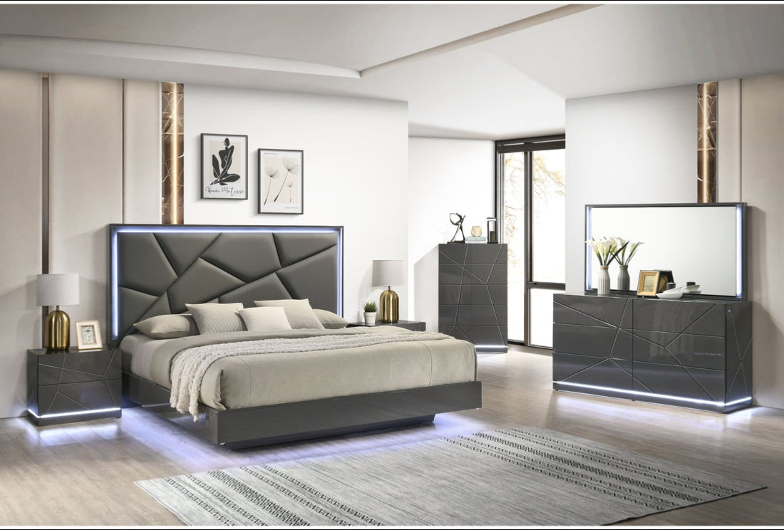 B86 Lily Queen and King bedroom set